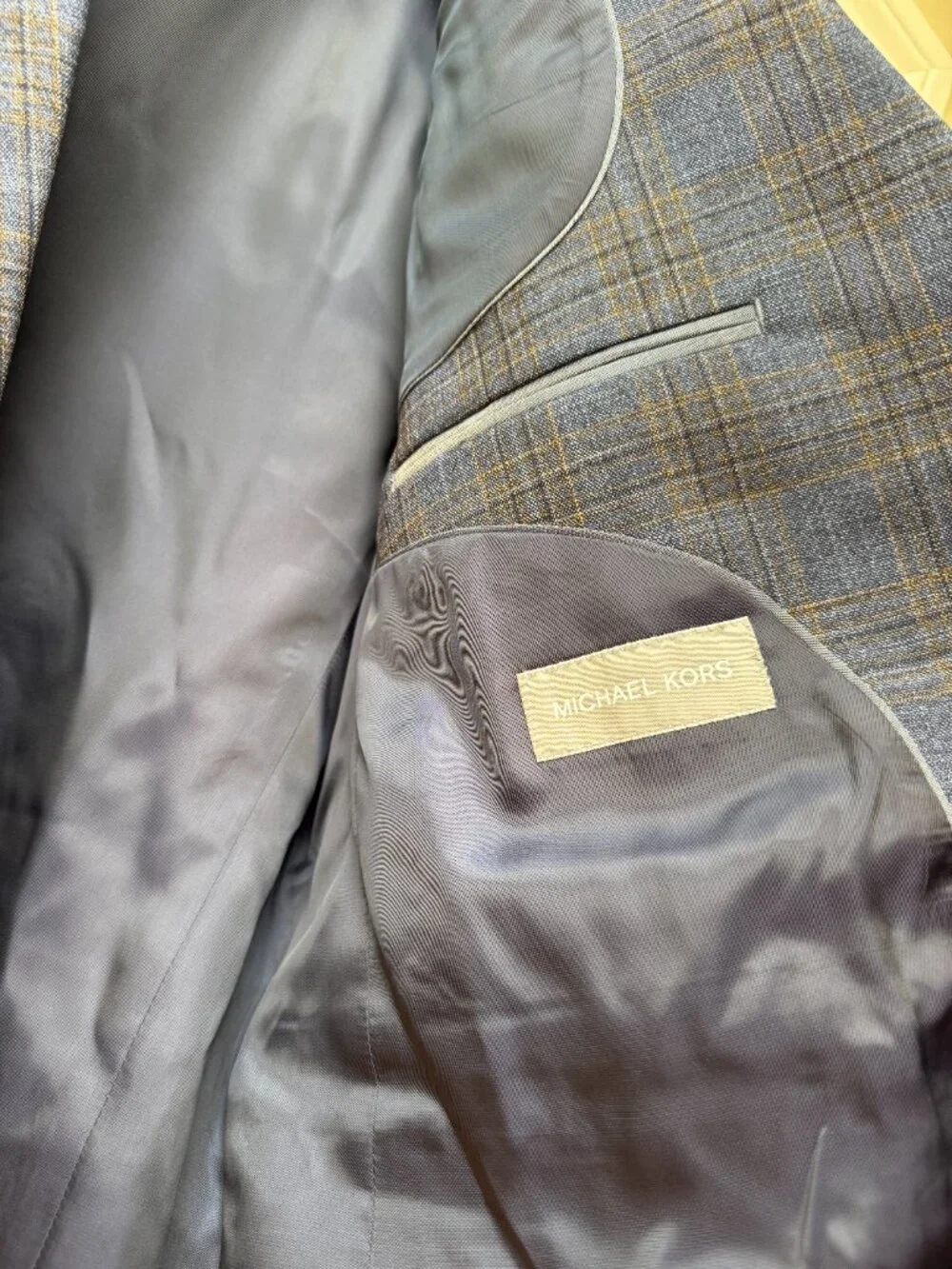Michael Kors 42R Men’s Dark Blue Plaid Blazer